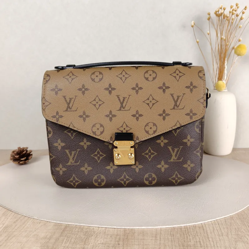 Louis Vuitton Crossbody Bag Pochette Métis Monogram Colorblock PVC Medium25 × 7 × 19 cm