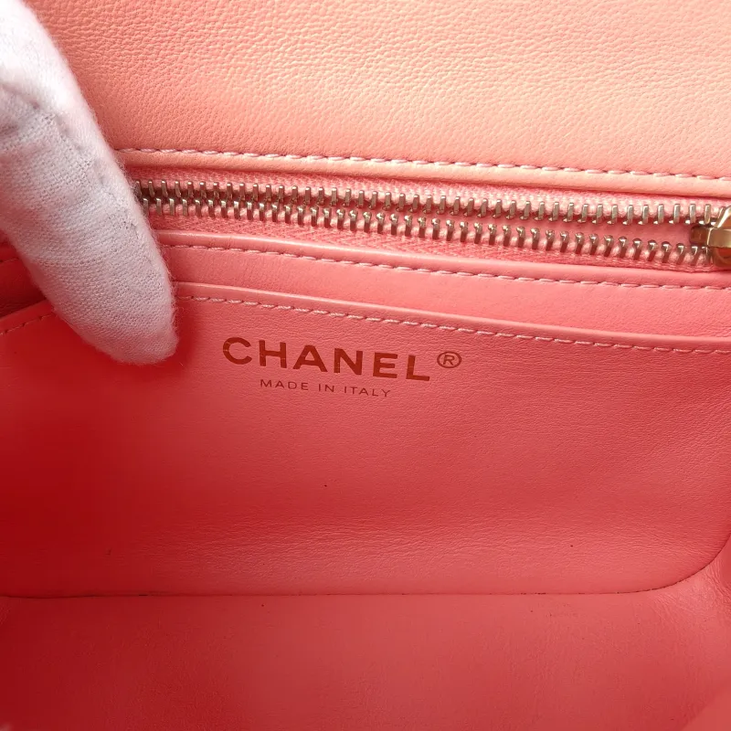 Chanel Crossbody Bag Pink Lambskin One Size 17 × 8 × 13.5 cm — detail view 9 of 12