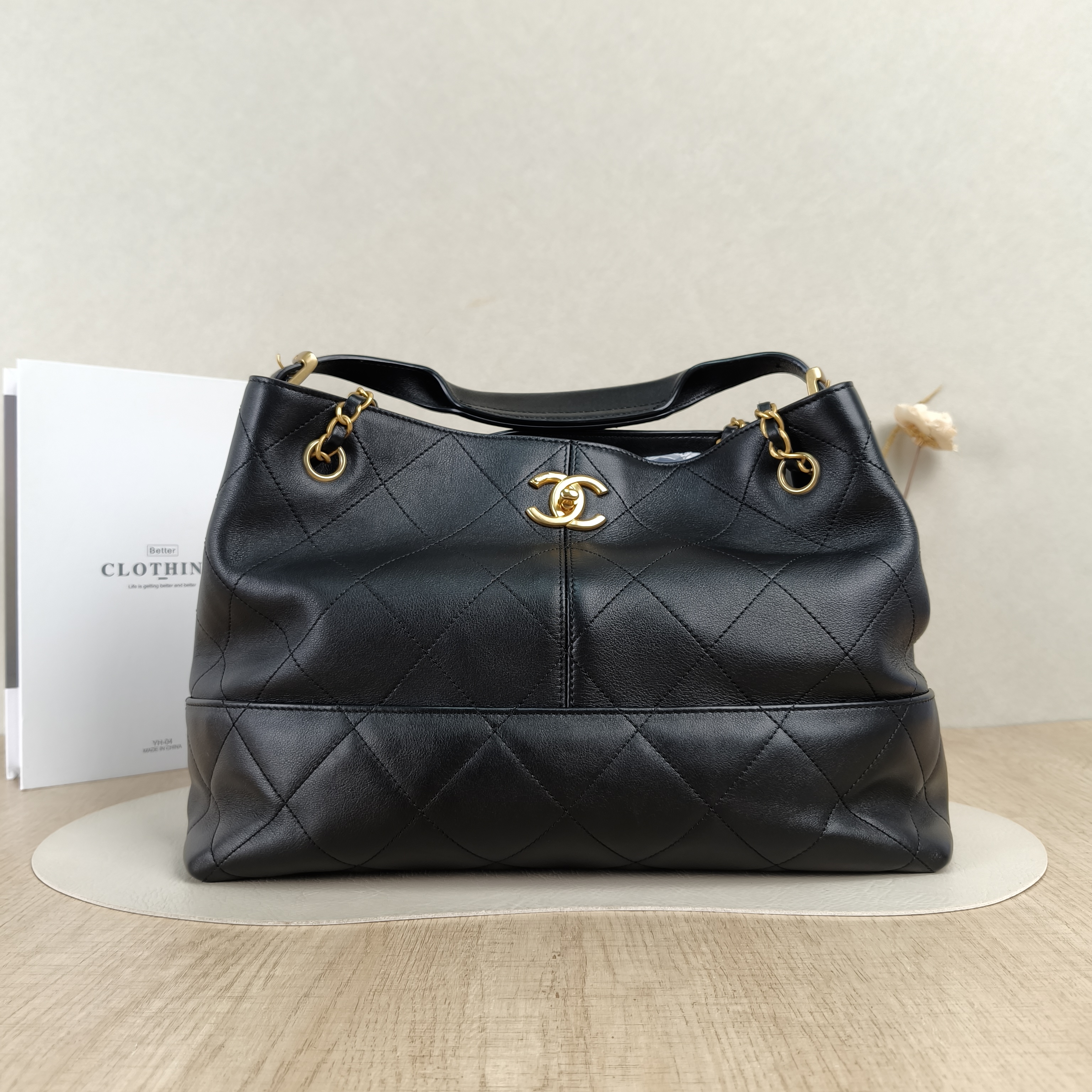 Chanel Shoulder Bag25a Top Handle Bag Black Calfskin36 × 14 × 24 cm
