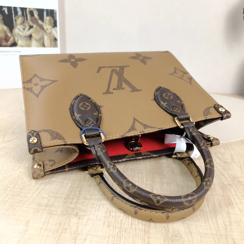 Louis Vuitton Shoulder Bag Onthego Monogram PVC Small 25 × 11.5 × 19 cm — detail view 11 of 12