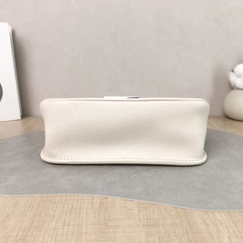 Louis Vuitton Shoulder Bag BUCI Beige Epi Embossed Calfskin One Size 24.5 × 9 × 15.5 cm — cover view 6 of 6