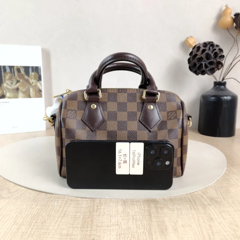 Louis Vuitton Crossbody Bag Speedy20 Shoulder Strap PVC Small20.5 × 12 × 13.5 cm — cover view 3 of 5