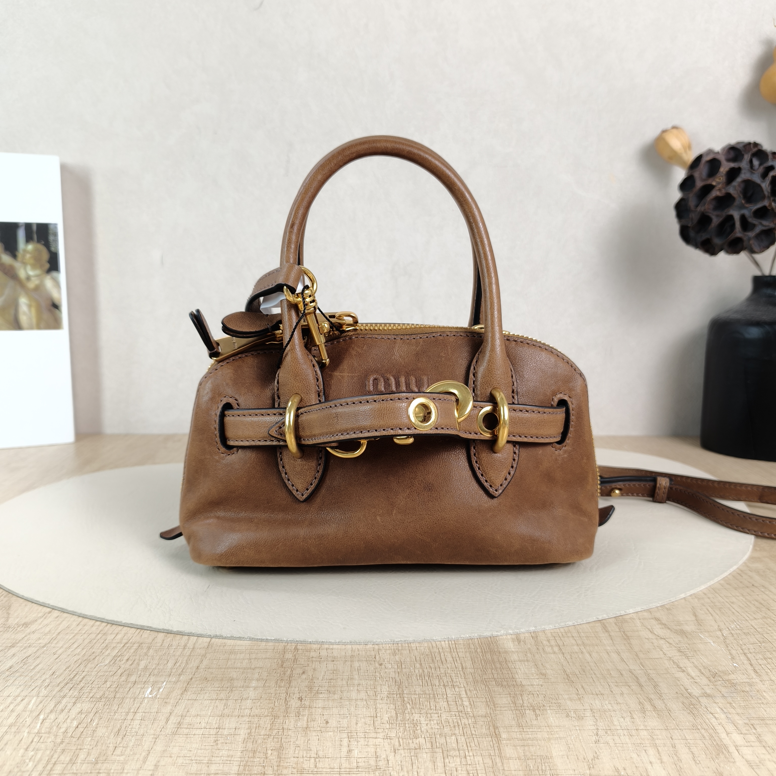 Miumiu Top Handle Bag Aventure Top Handle Bag SL ambskinmini21 × 8 × 13.2 cm