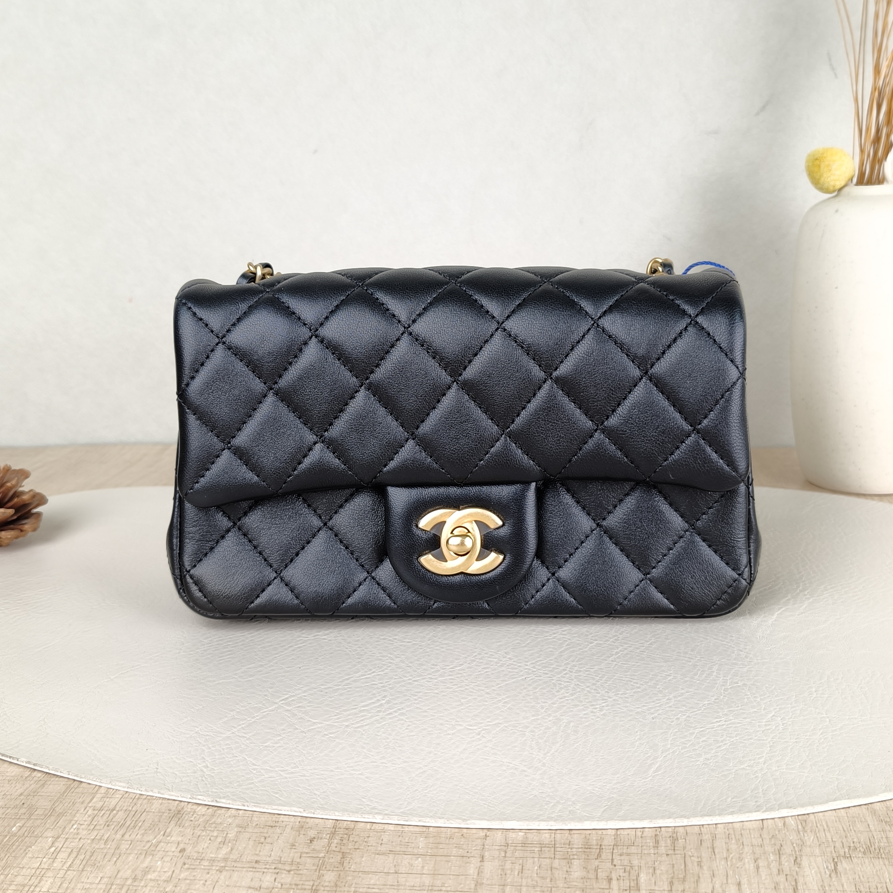Chanel Crossbody Bag Classic Flap Large Mini CF Mini Black with Gold-Tone Hardware Lambskin mini20 × 6 × 12 cm