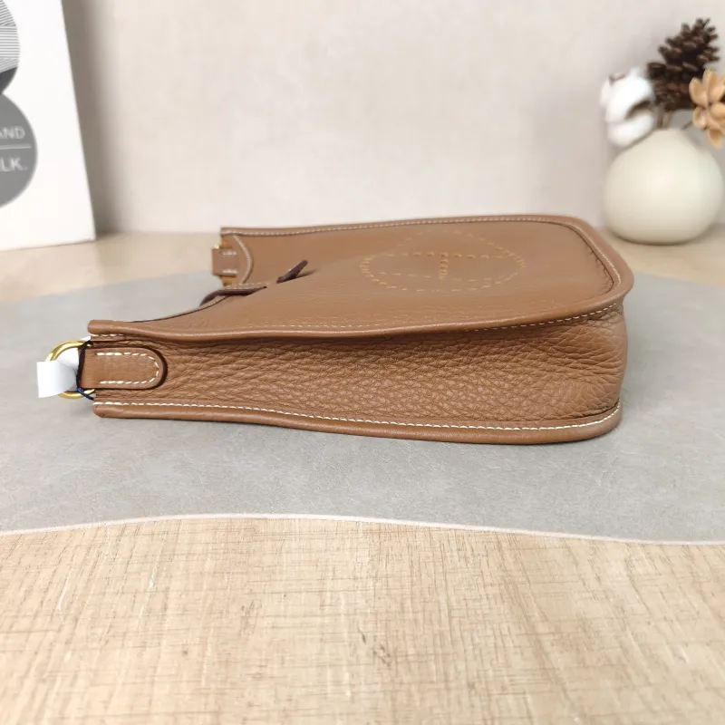Hermès Crossbody Bag Evelyne Mini 16 Mini 16 Taurillon Clemence TC Calfskin Mini 17 × 5.5 × 18 cm W — detail view 9 of 11