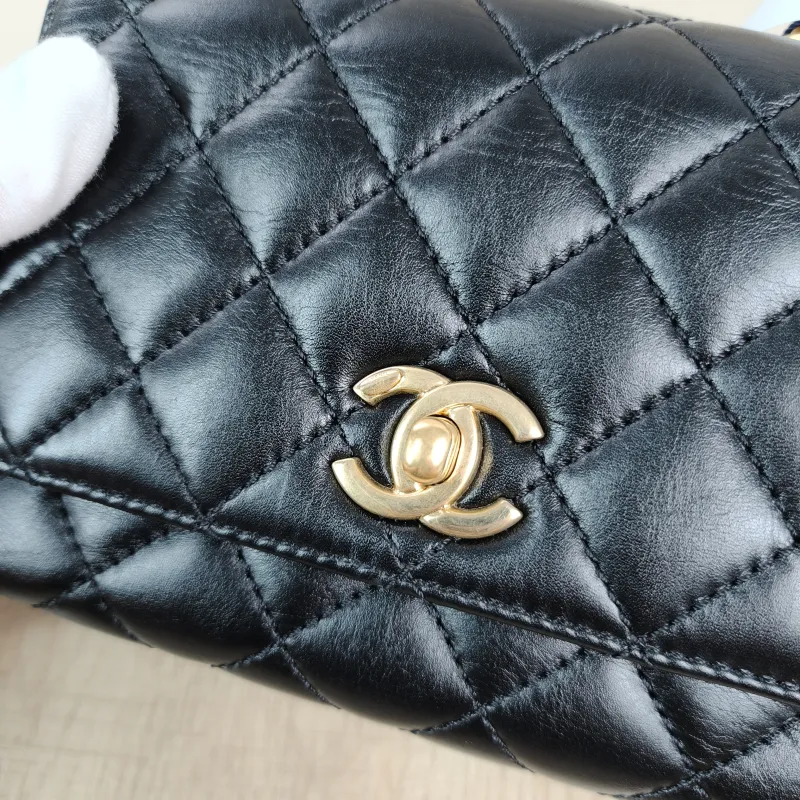 Chanel Top Handle Bag22a Coco Handle​Black CC alfskinmini19 × 9 × 13 cm — detail view 7 of 14