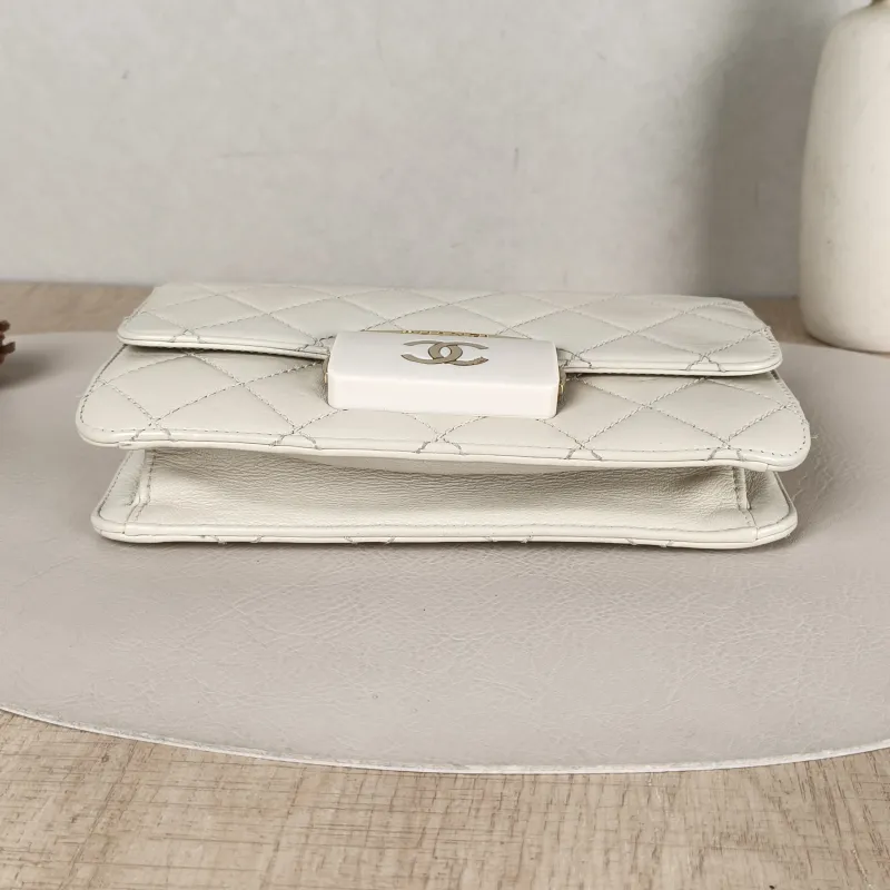 Chanel Crossbody Bagcf Collection Crossbody Bag White Calfskin One Size21 × 5 × 14 cm — cover view 5 of 5