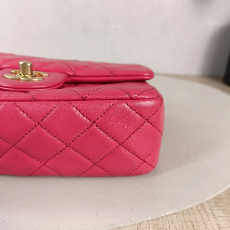 Chanel Crossbody Bag mini Red Lambskin One Size 20 × 6 × 12 cm 30 — detail view 5 of 11