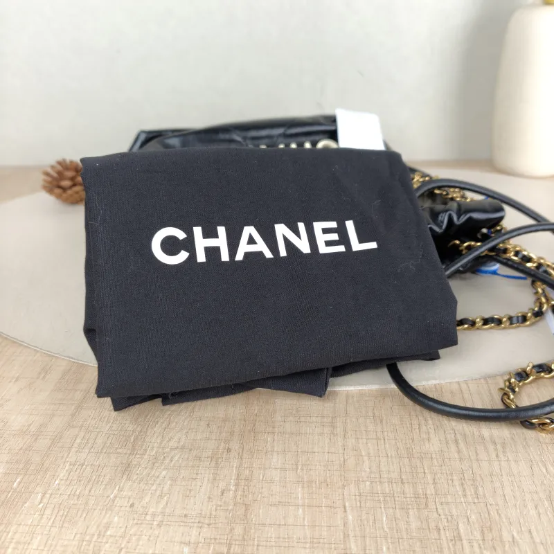 Chanel Shoulder Bag 22Bag Black CC alfskin Mini 20 × 6 × 19 cm — detail view 3 of 12