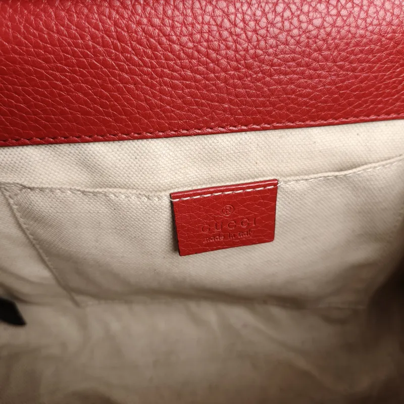GUCCI Top Handle Bag Marmont Top Handle Bag Red Calfskin One Size26 × 11 × 18 cm — detail view 1 of 12