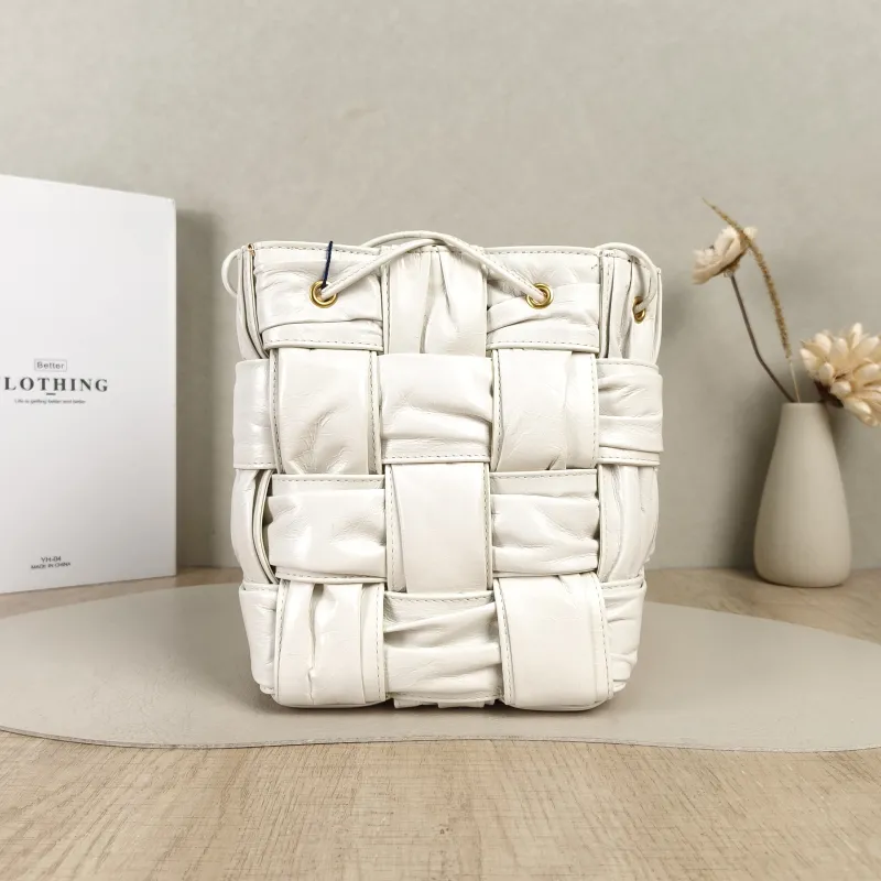 Bottega Veneta Crossbody Bag Cassette Woven White Waxed Leather One Size16 × 16 × 18 cm