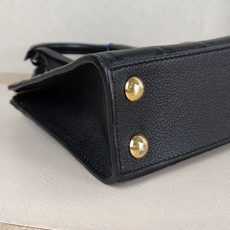 Louis Vuitton Crossbody Bag Pont Neuf Shoulder Bag Black Calfskinmini22.5 × 11 × 19 cm — detail view 11 of 11