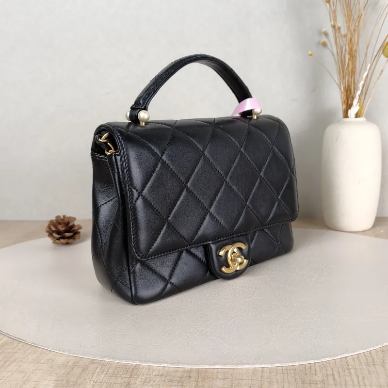 Chanel Crossbody Bag Pearl Crossbody Bag Black Lambskin One Size 21 × 7 × 15 cm — cover view 3 of 5