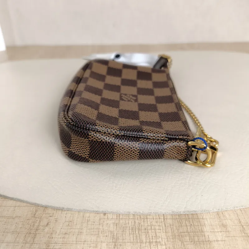 Louis Vuitton Clutch Mini Pochette Accessoires PV Cmini15.5 × 4 × 10.5 cm — detail view 10 of 10