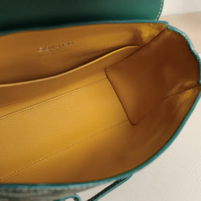 GOYARD Crossbody Bag Saïgon Green PV Cmini20 × 7.5 × 15 cm — detail view 2 of 10
