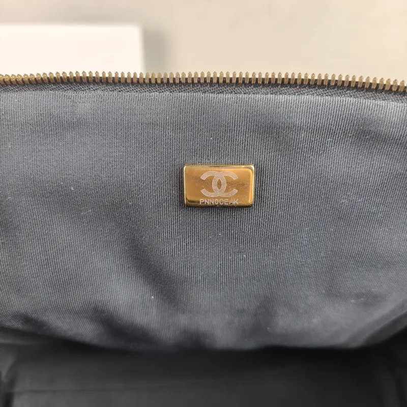Chanel Crossbody Bag Crossbody Bag Black Calfskin One Size 27 × 16 × 20 cm — detail view 4 of 14