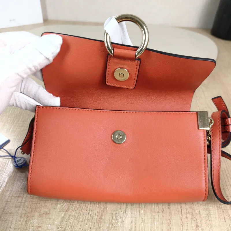 Chloé Shoulder Bag faye Crossbody Bag Red Calfskin 18 × 3 × 10 cm — detail view 5 of 11
