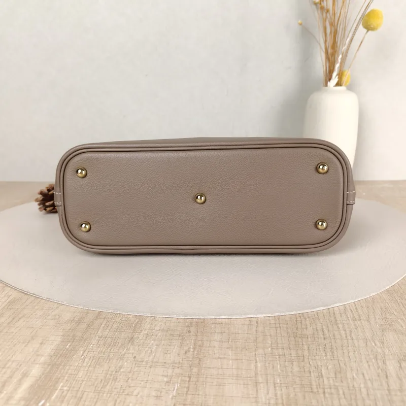 Hermès Shoulder Bag Bolide 1923 25Gold-Tone Hardware Top Handle Bag Evercolor Calfskin Small 25 × 11 × 20 cm B — cover view 2 of 5