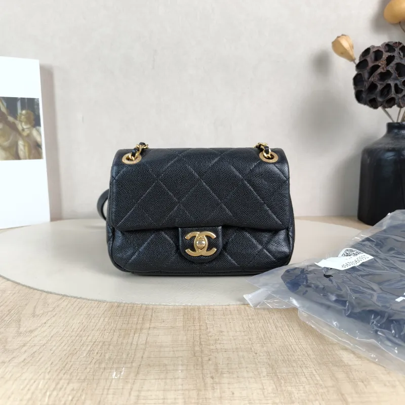 Chanel Crossbody Bag Black Calfskinmini17 × 4 × 12 cm — cover view 5 of 6