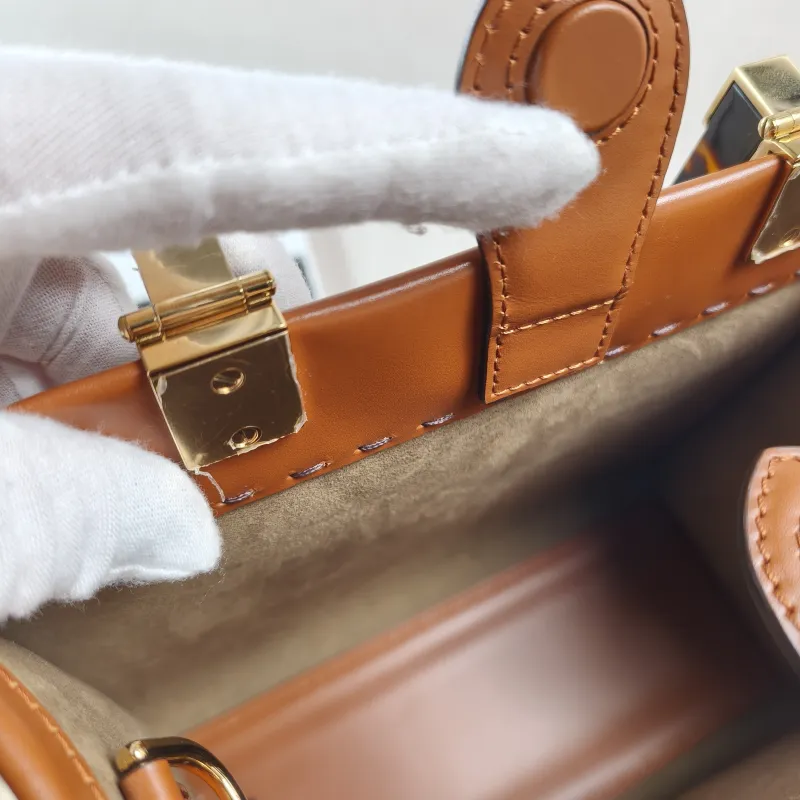 FENDI Crossbody Bag Sunshine Shopping Tote Caramel Calfskin Small 25.5 × 12 × 22.5 cm — detail view 1 of 12