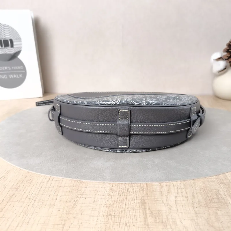 GOYARD Crossbody Bag Hirondelle Grey Canvas ine25 × 6 × 17 cm — cover view 4 of 6