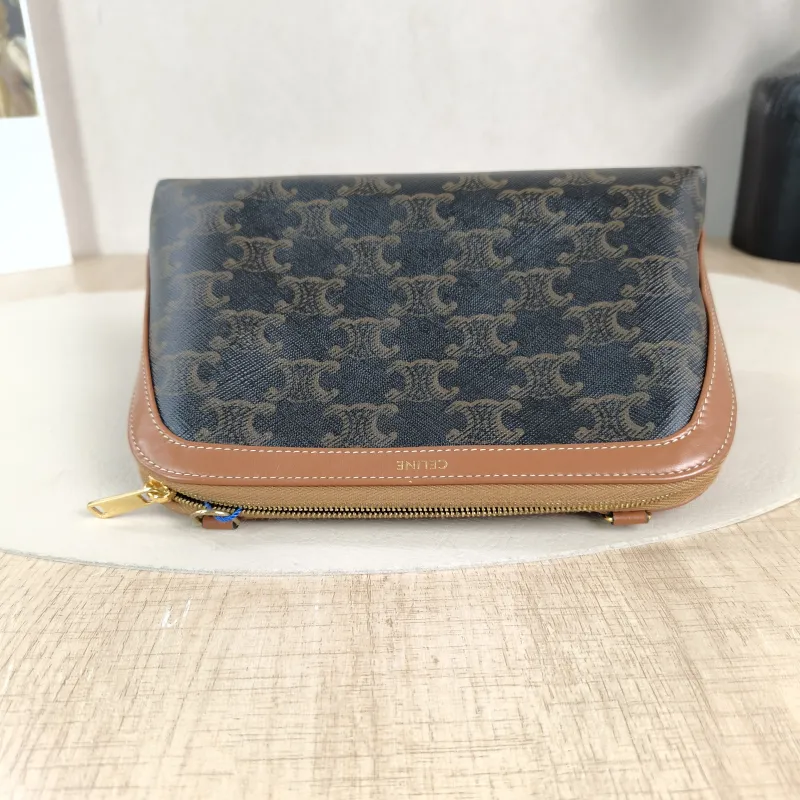 CELINE Cosmetic Bag Triomphe Cosmetic Bag Monogram PVC Medium22 × 8 × 13 cm — detail view 9 of 10