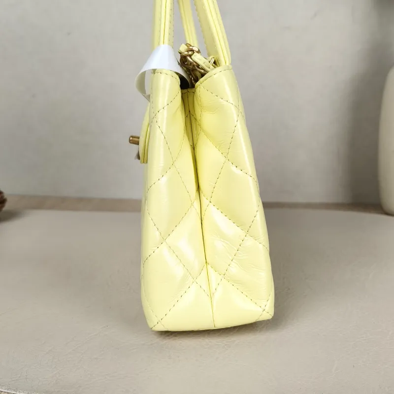 Chanel Crossbody Bag Kelly Yellow Waxed Leather Mini 19 × 7 × 13 cm — detail view 4 of 12