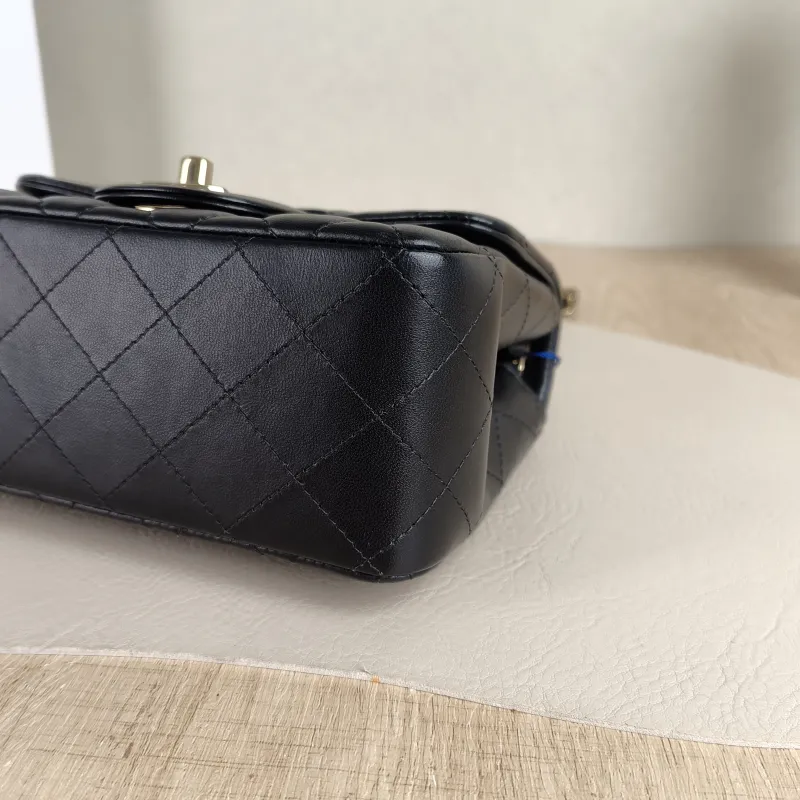 Chanel Crossbody Bag Classic Flap Mini CF Mini Black SL ambskin Mini 17 × 8 × 13.5 cm — detail view 4 of 14