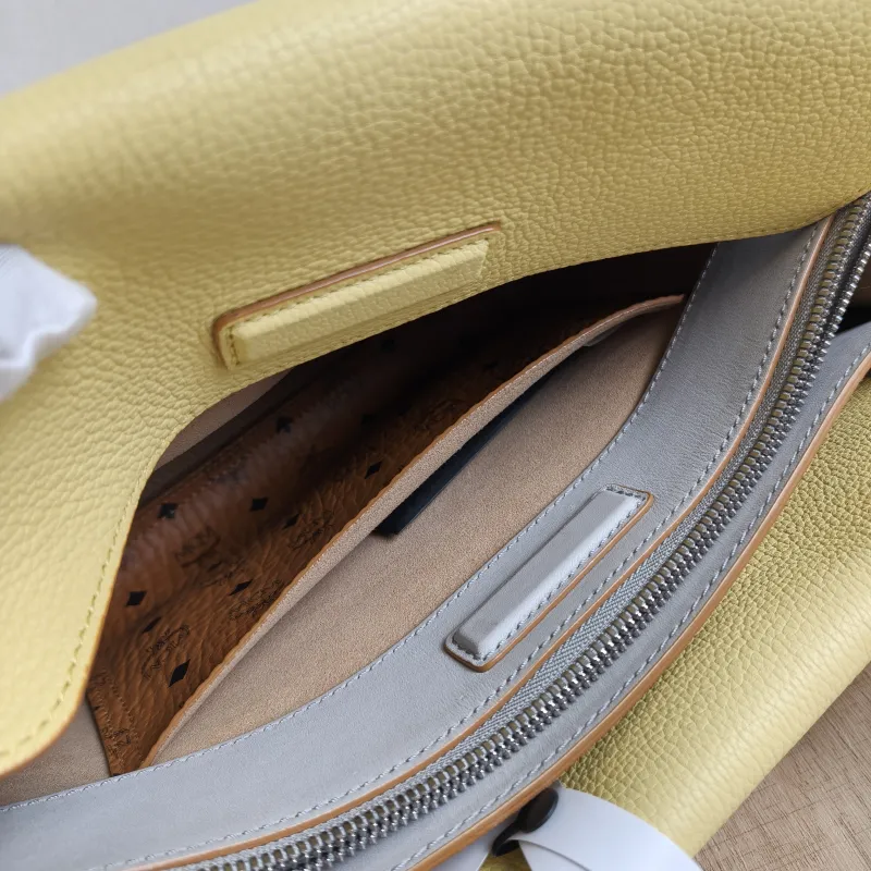 MCM Shoulder Bag Tote Bag Yellow One Size30 × 14 × 21 cm — detail view 8 of 12
