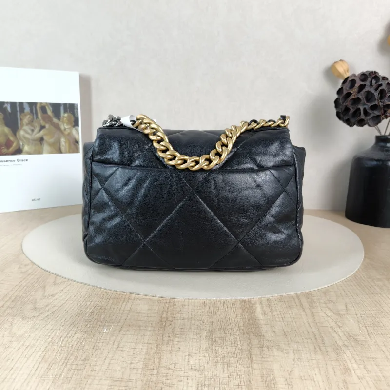 Chanel Crossbody Bag19Bag Black SL ambskin Small26 × 9 × 16 cm — cover view 5 of 5