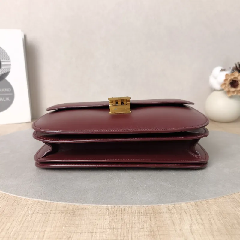 CELINE Crossbody Bag Classic Box Red Calfskin Medium24 × 7 × 18 cm Conditioned — cover view 5 of 5