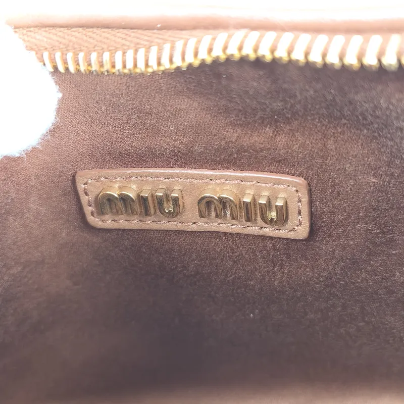 Miumiu Shoulder Bag Wander Matelassé Hobo Lambskin Small 20 × 6 × 17 cm — detail view 5 of 12