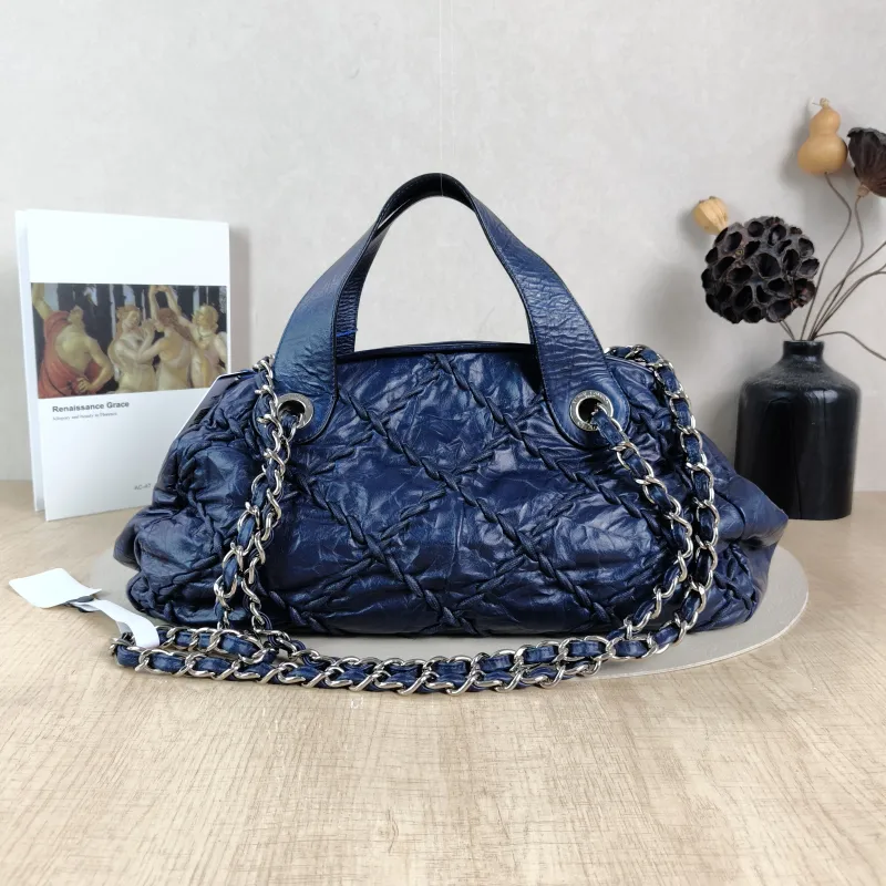 Chanel Shoulder Bag tote Blue Calfskin One Size31 × 14 × 21 cm — cover view 4 of 6