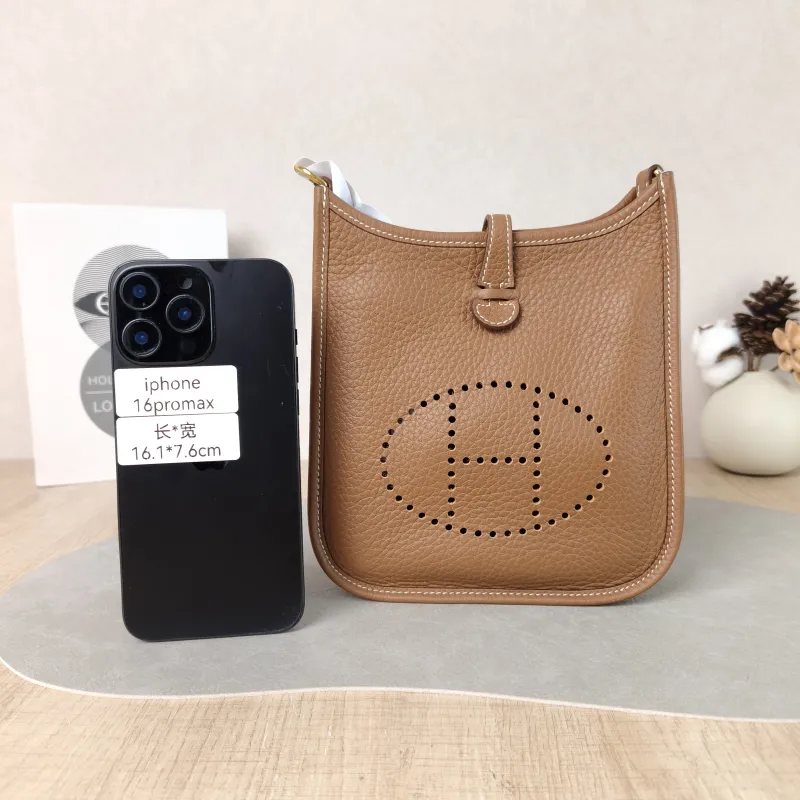 Hermès Crossbody Bag Evelyne Mini 16 Mini 16 Taurillon Clemence TC Calfskin Mini 17 × 5.5 × 18 cm W — cover view 4 of 6