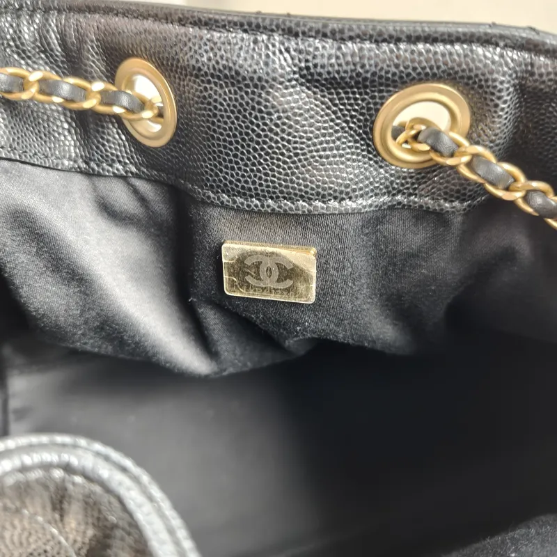 Chanel Shoulder Bag25Bag Black Grained Calfskin Small26 × 14 × 30 cm — detail view 8 of 11