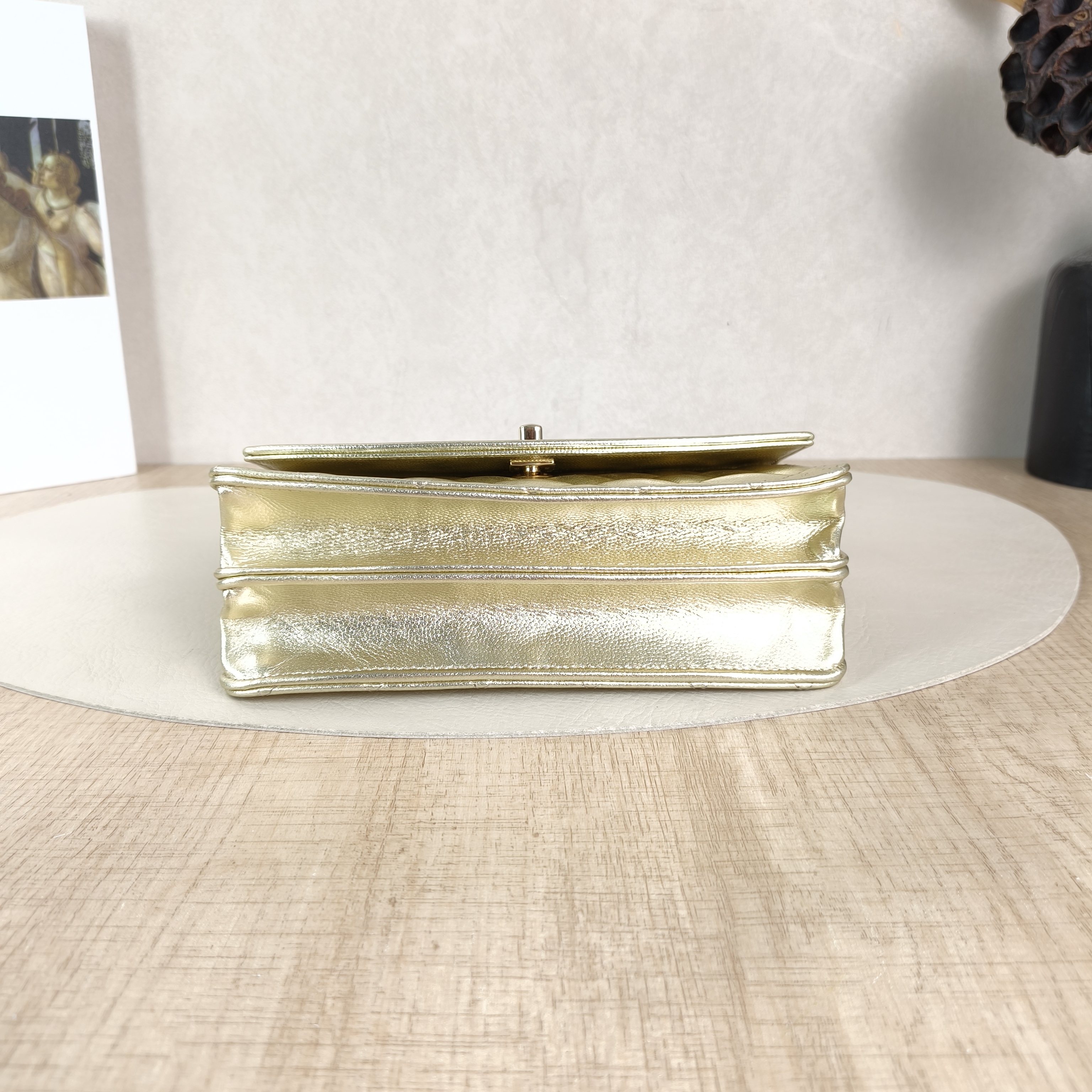 Chanel Crossbody Bag26c Gold Grained Calfskin One Size18.5 × 6 × 11 cm — cover view 5 of 6