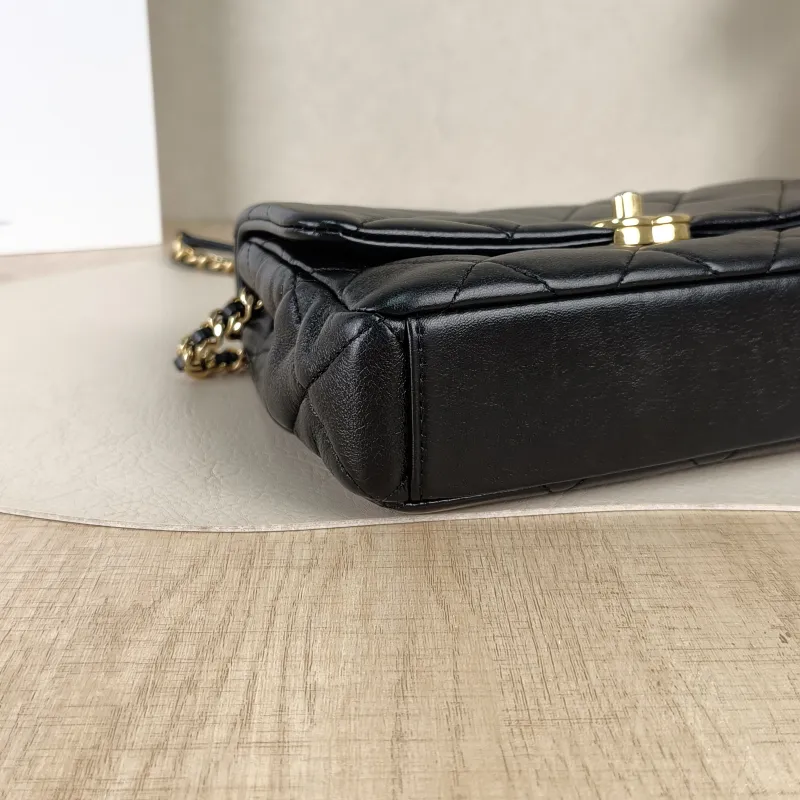 Chanel Crossbody Bag24b Black Lambskin One Size21 × 5 × 15 cm — detail view 7 of 13