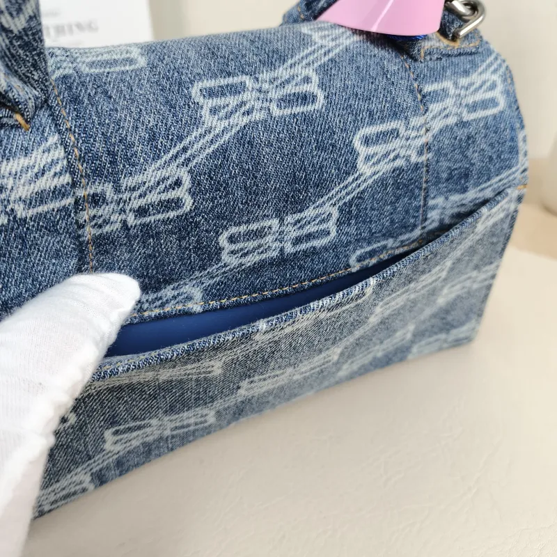 BALENCIAGA Crossbody Bag Hourglass Hourglass Bag Blue Small23 × 10 × 14 cm — detail view 7 of 15