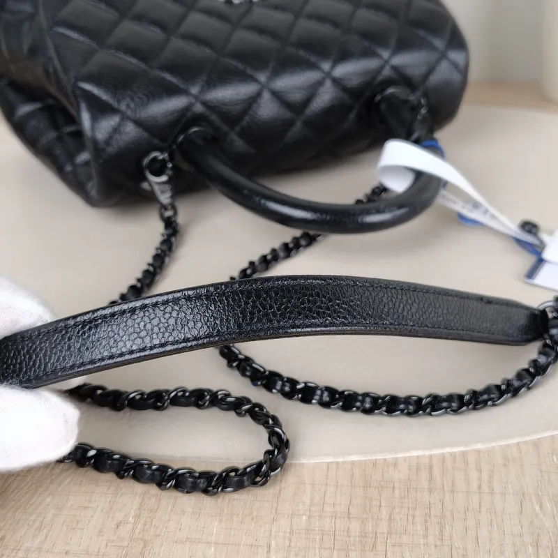 Chanel Crossbody Bag Coco Handle​Black Calfskin Small24 × 10 × 14 cm — detail view 1 of 16