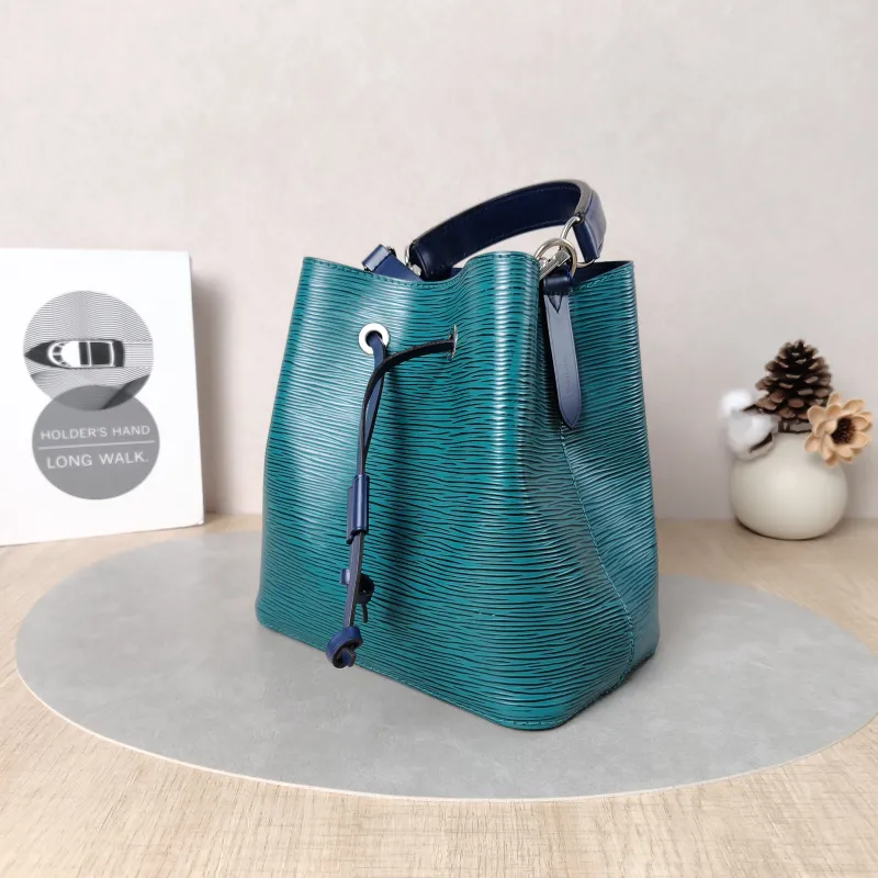 GUCCI Crossbody Bag NÉONOÉ Bucket Bag BB Monogram PVC Medium 24 × 7 × 14.5 cm — cover view 3 of 5