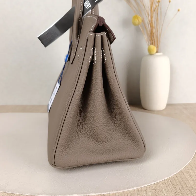 Hermès Top Handle Bag Birkin 25 Gold-Tone Hardware 18Etoupe Togo Calfskin Small 25 × 13 × 20 cm K — detail view 4 of 12