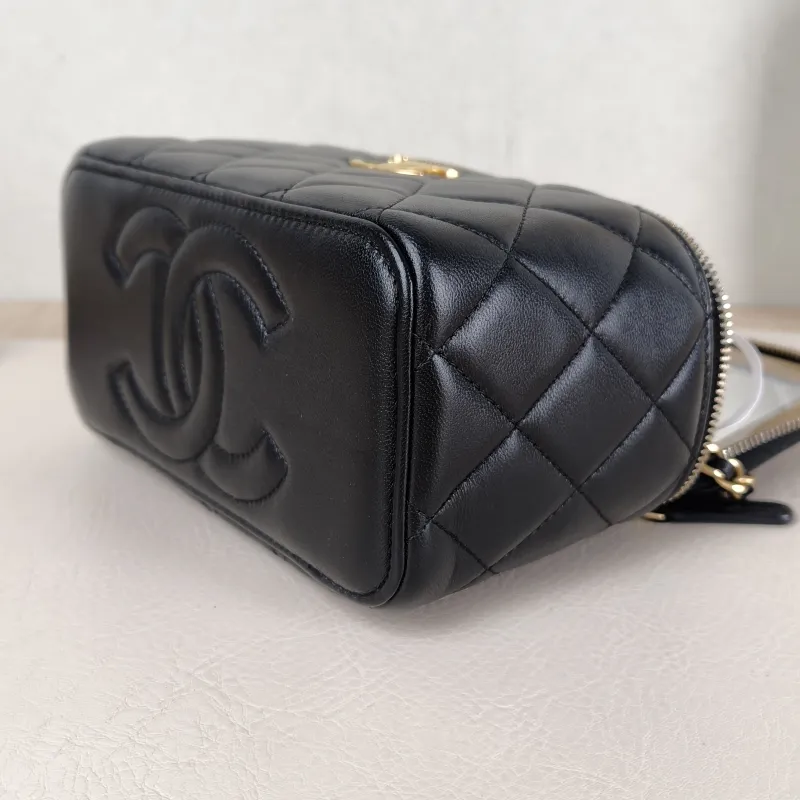 Chanel Crossbody Bag Edition C Black Lambskin 16 × 8 × 9.5 cm — detail view 1 of 10