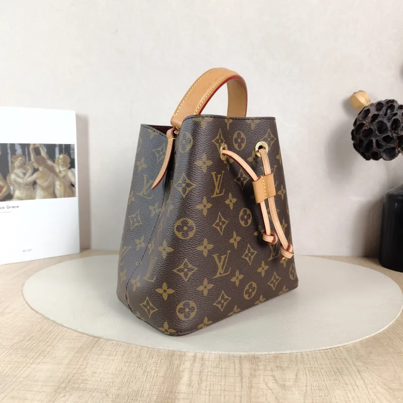 Louis Vuitton Crossbody Bag NÉONOÉ Bucket Bag BB Monogram PVC BB 20 × 13 × 20 cm — cover view 3 of 5
