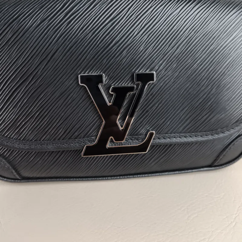 Louis Vuitton Shoulder Bag BUCI Black Epi Embossed Calfskin One Size 24.5 × 9 × 15.5 cm — detail view 8 of 11