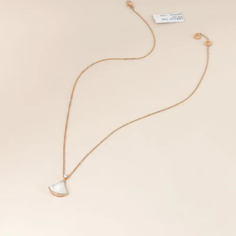 Bvlgari Necklace Divas' Dream White Mother-of-Pearl Diamond18KR ose Gold Small 43cm — cover view 2 of 10