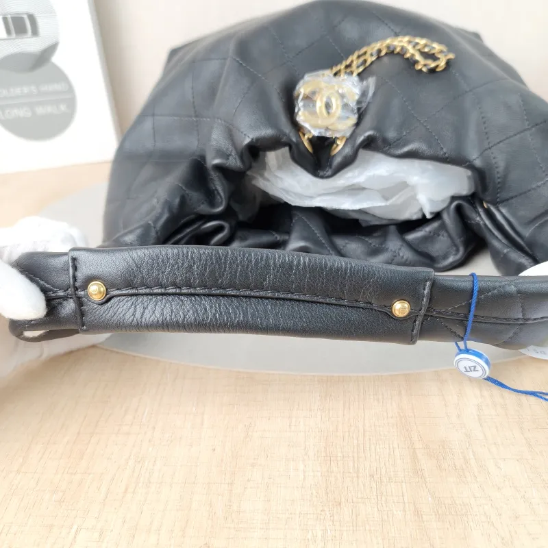 Chanel Crossbody Bag 26c hobo Black Calfskin 27.5 × 8 × 25 cm Microchip Edition — detail view 9 of 11