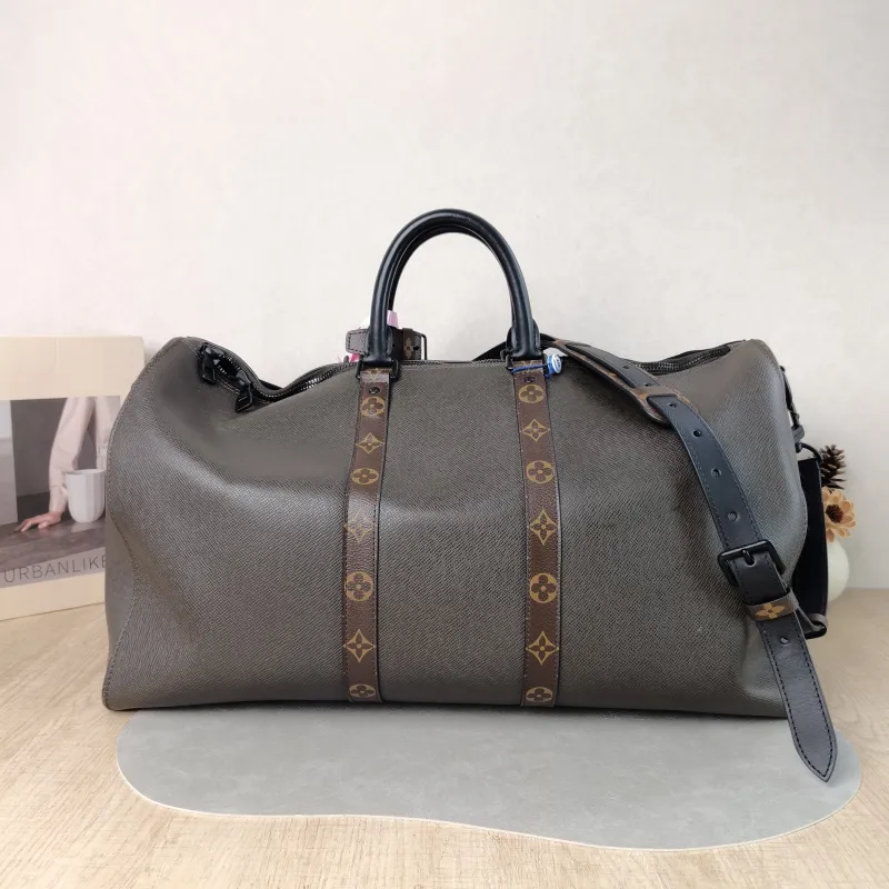 Louis Vuitton Top Handle Bag Keepall 50 Shoulder Strap Edition Green Calfskin One Size 50 × 23 × 29 cm — cover view 4 of 5