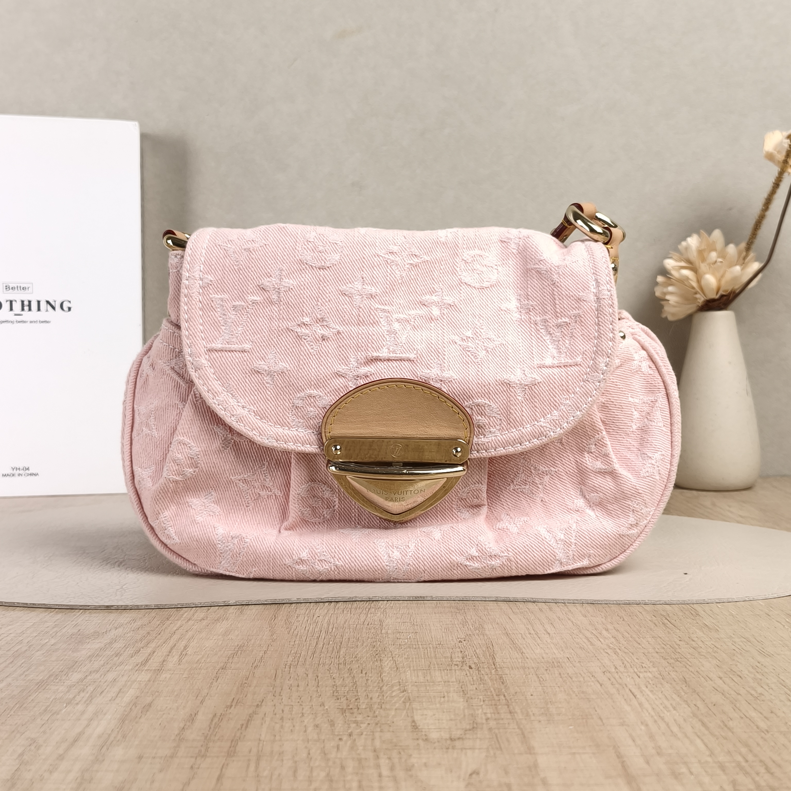 Louis Vuitton Shoulder Bag · Sunset Pink 27 × 3 × 18 cm