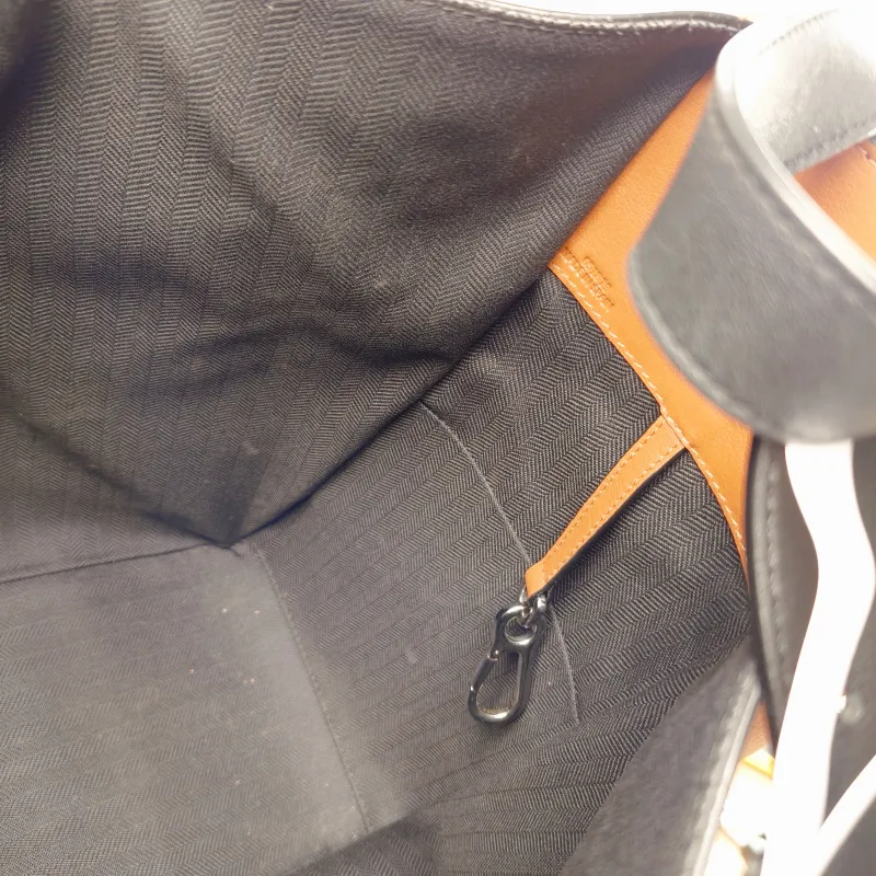 LOEWE Shoulder Bag Hammock Brown Calfskin Large 33 × 17 × 30 cm — detail view 5 of 12