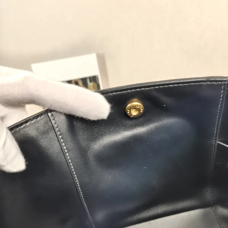 DIOR Top Handle Bag Signature Bucket Bag Black Calfskin Small 21 × 11 × 19 cm — detail view 8 of 10